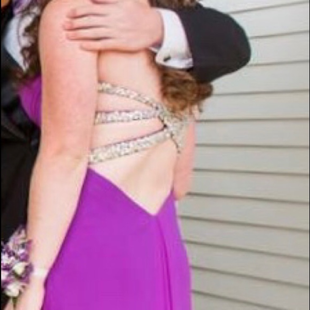 Beautiful Prom Dress - Picture 2 of 3